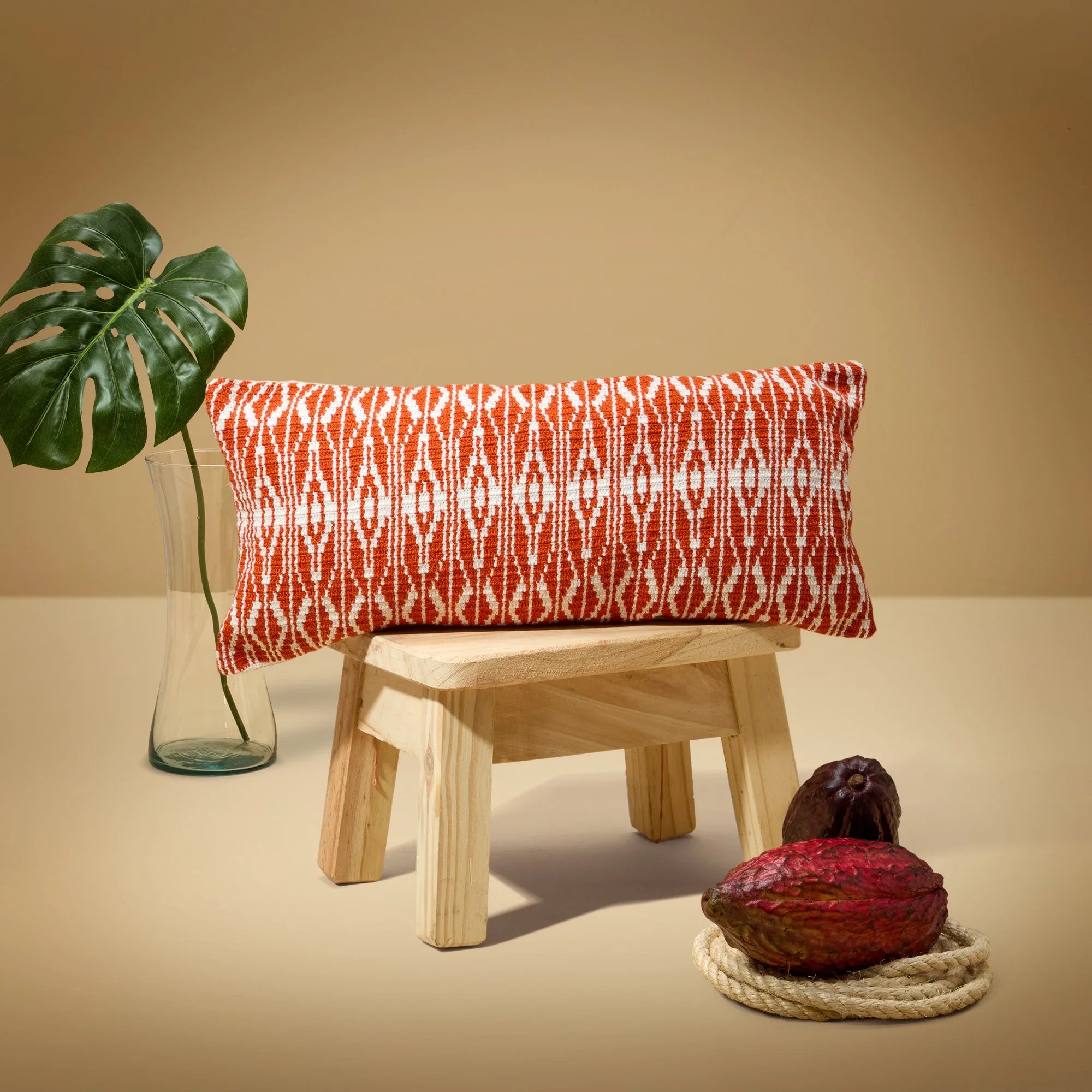 Wayuu Rectangle Pillow (red - white pattern)