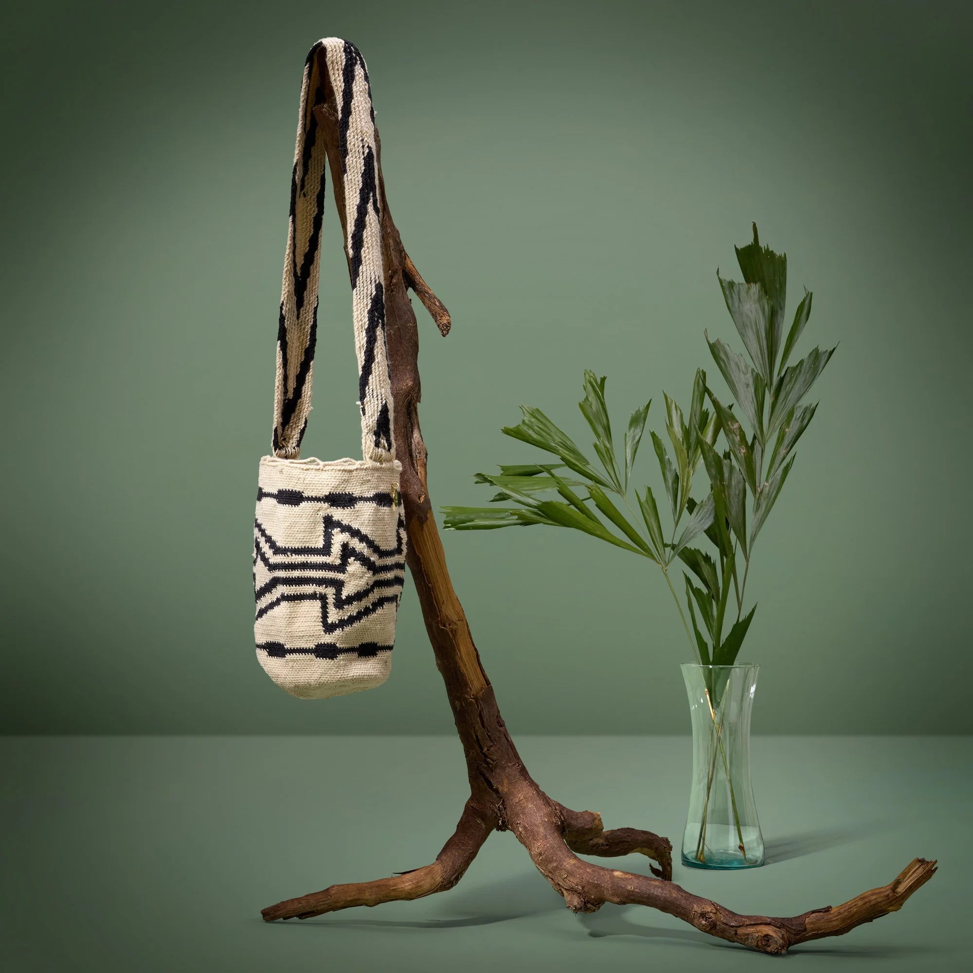 Kankuama shoulder bag (Arrow)